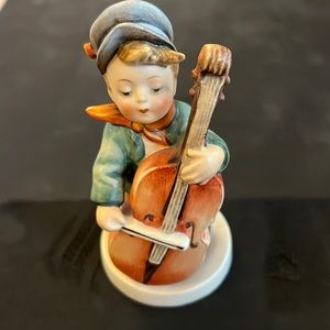 HUM186/III Boy Playing Cello Masterpiece Collection - Sweet Music